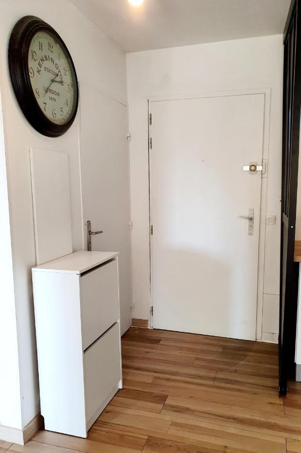 Bel Appartement A 50M De La Plage, 2 Pieces Climatisees, Parking Prive Antibes Bagian luar foto