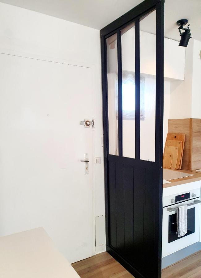 Bel Appartement A 50M De La Plage, 2 Pieces Climatisees, Parking Prive Antibes Bagian luar foto